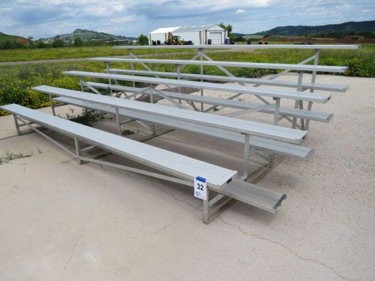ALUMINUM 15' 5 ROW BLEACHER SECTION - VERY GOOD CONDITION