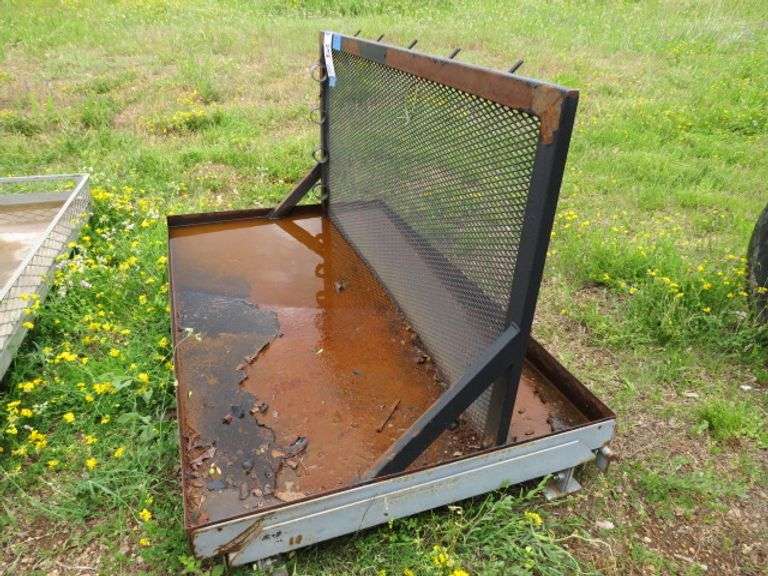 EXTENDO BED MODEL EB1260 BED EXTENDER W/ TOOL TACK ATTACHEMENT - 36" WIDE X 61" LONG - WORKS GREAT
