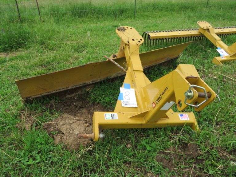 COUNTY LINE 3 POINT BLADE - 6' BLADE - ANGLE ONLY NO TILT - HAS A SLIGHT BEND BUT WILL STILL WORK GREAT