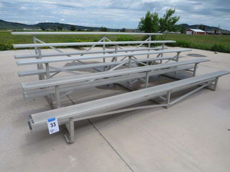 ALUMINUM 15' 5 ROW BLEACHER SECTION - VERY GOOD CONDITION