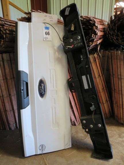 2022 FORD F150 BUMPER AND TAILGATE