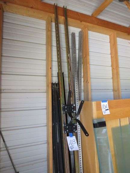 GROUP OF ASSORTED GRIP STRUT - SOME 9' PLUS