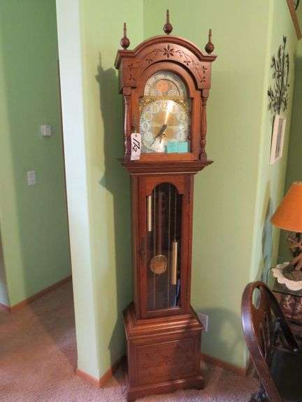 GRANDFATHER CLOCK NEEDS REPAIR