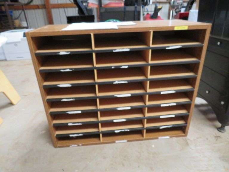PAPER HOLDER WITH 24 SLOTS