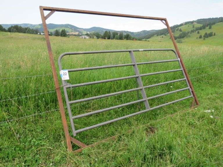 10' -6 BAR LIVESTOCK GATE WITH 2 1/2" SQ. IRON TUBING FRAME
