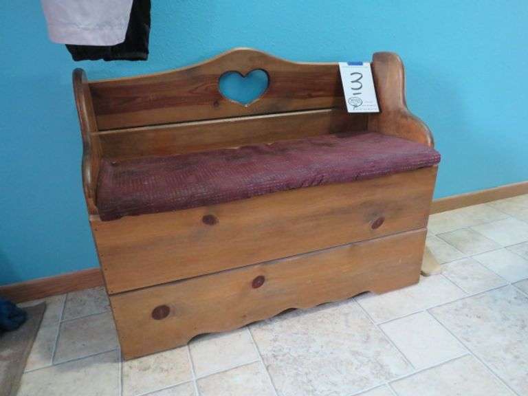 SMALL FLIP TOP BENCH 13" DEEP 32" WIDE 25 " TALL