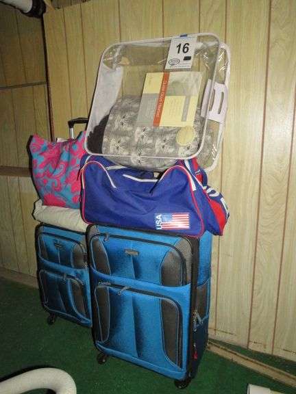 2 SUITCASES BEDDING AND ETC