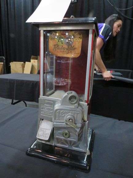 MASTER ONE PENNY BUBBLE GUM MACHINE, VINTAGE, 8"X16", DOES HAVE SMALL BROKEN SIDE GLASS