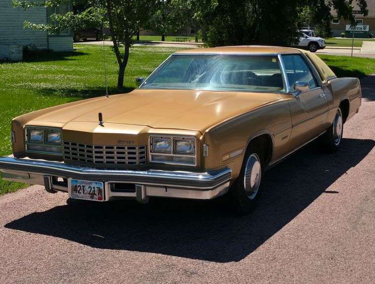 1977 OLDSMOBILE TORONADO BROUGHAM