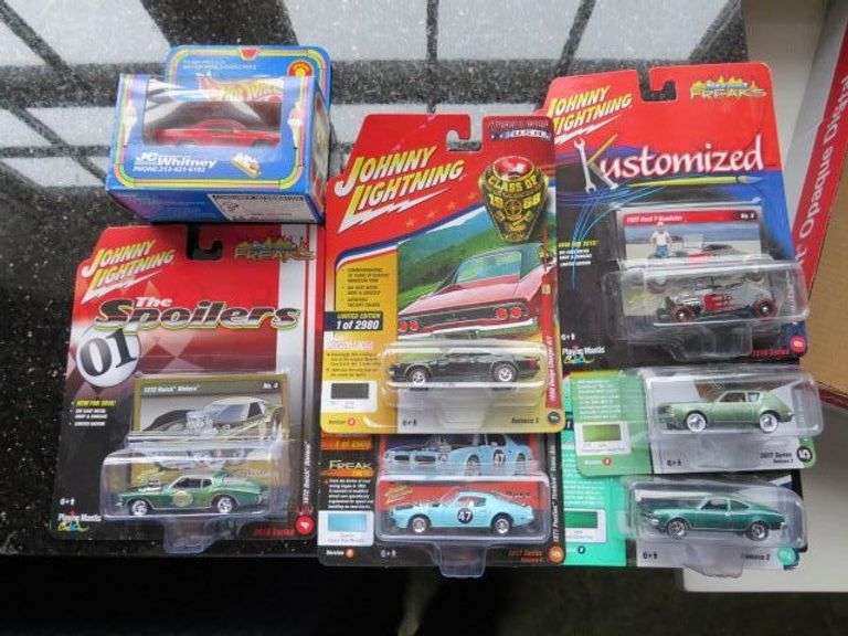 SET OF 6  JOHNNY LIGHTNING & 1 HOT WHEELS JC WHITNEY '70 ROADRUNNER COLLECTOR CARS - SEE PHOTOS FOR MORE DETAILS - ALL ARE NEW IN THE PACKAGING - VERY COLLECTABLE