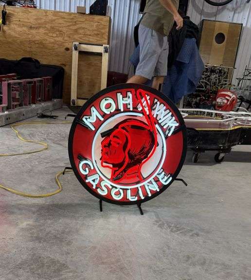 24" MOHAWK GASOLINE LIGHTED NEON SIGN - LIKE NEW - VERY NICE - MORE DETAILS IN THE MORING