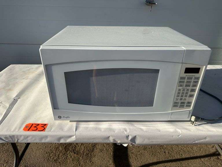 GE Microwave - Meagher Auctioneers