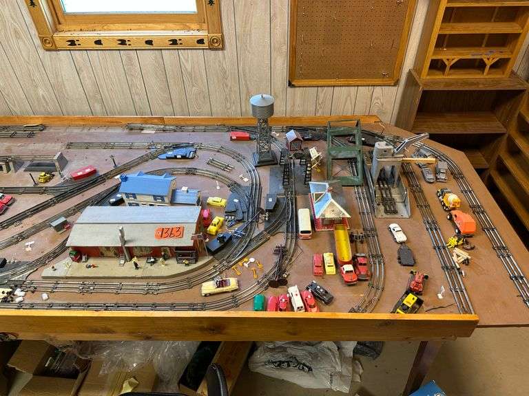 Train Table, Tracks & Accessories