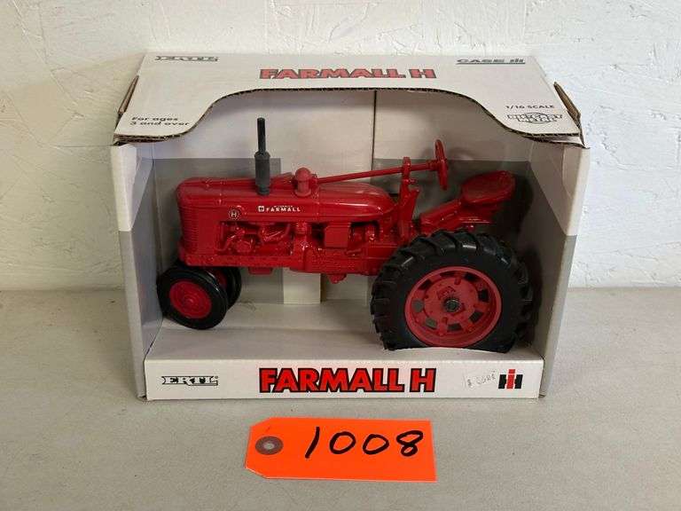 Farmall H 1/16 Scale Tractor