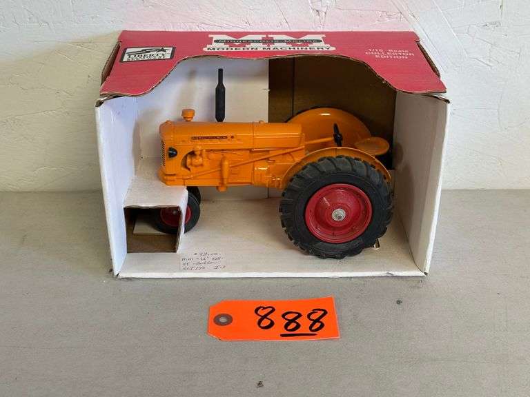 Minneapolis Moline LL 1/16 Scale Tractor