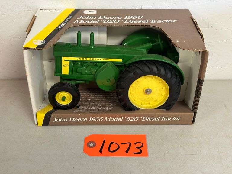 1956 John Deere 820 1/16 Scale Tractor