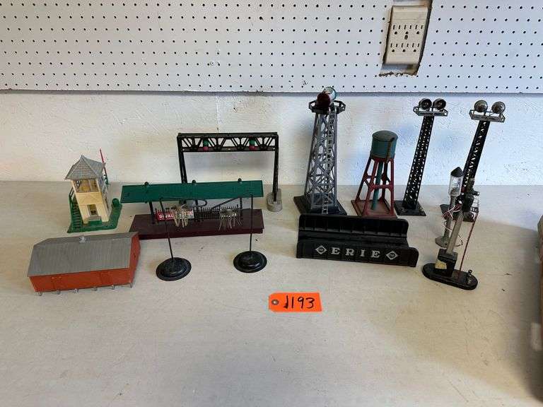 Lionel Post War Accessories