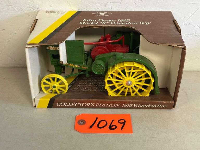 1915 John Deere Model R Waterloo Boy 1/16 Scale Tractor