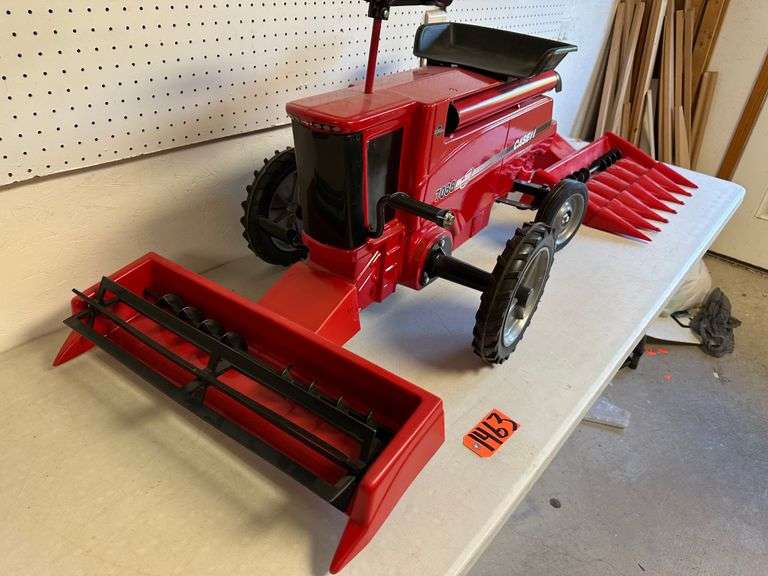 Case-IH 7088 Axial-Flow Pedal Combine