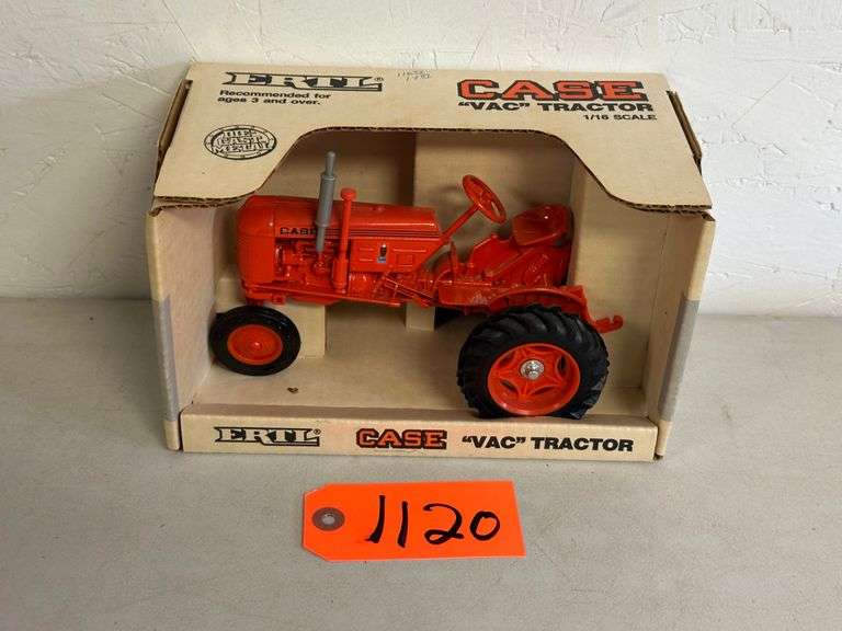 Case VAC 1/16 Scale Tractor