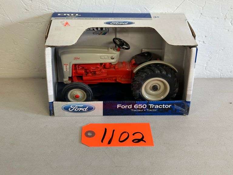 Ford 650 1/16 Scale Tractor