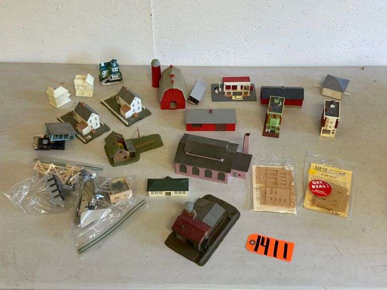 N Scale Buildings & Accessories