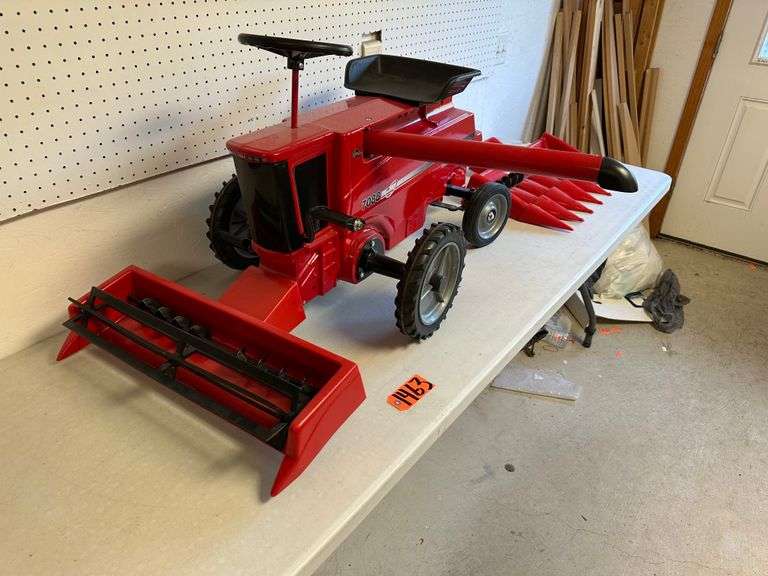 Case-IH 7088 Axial-Flow Pedal Combine