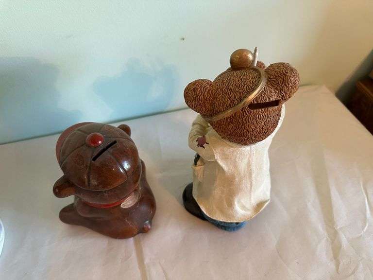 Collection Of Cookie Jars Bear Banks Meagher Auctioneers UXdLOkhrcAGeXuBv4bWUEBq0