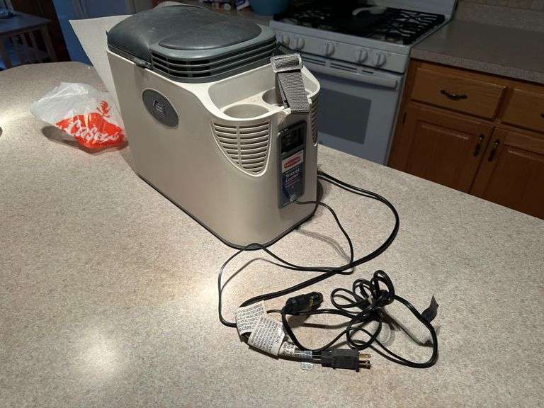 12 Volt Travel Cooler