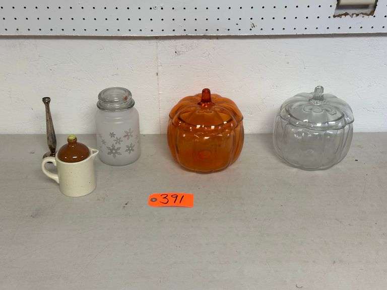 Cookie Jars Pitcher Candle Holder Meagher Auctioneers YqwNDWrh8PR NPz7MS1GXJ1v