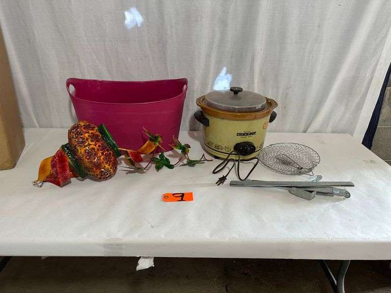 Crock Pot, Wind Décor, Basket
