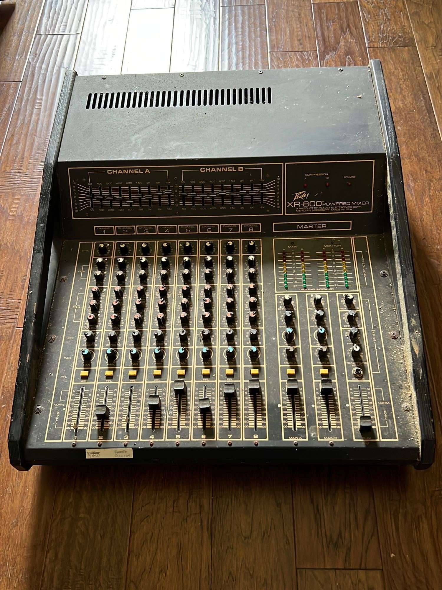Peavey XR-800 Powered Mixer Serial #2A– 01118452 - Metzger