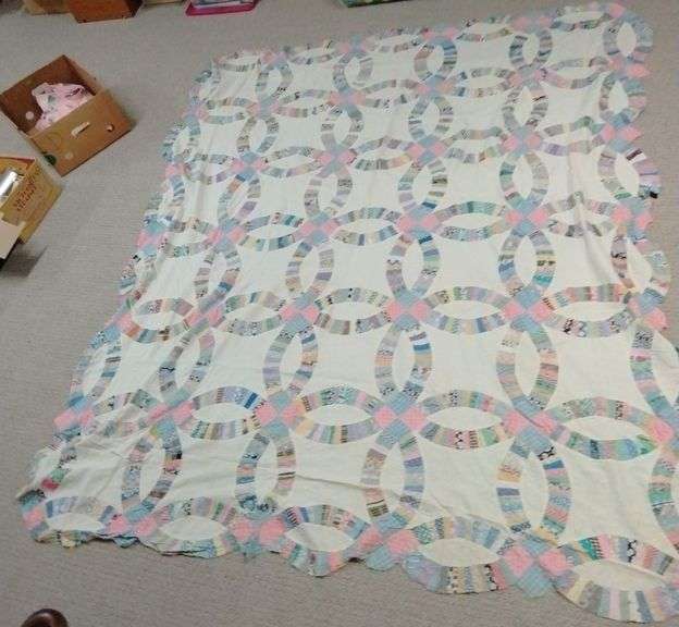 Double wedding ring Quilt top 80x96" Metzger Property Services, LLC