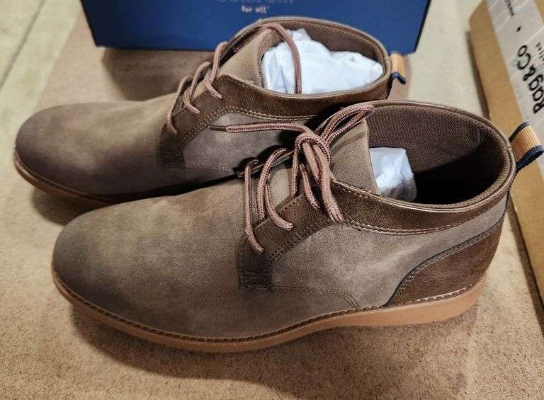 Dr Scholls size 8M sued shoes Metzger Property Services, LLC