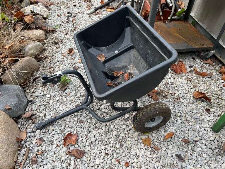 Pull type fertilizer spreader cart Metzger Property Services, LLC