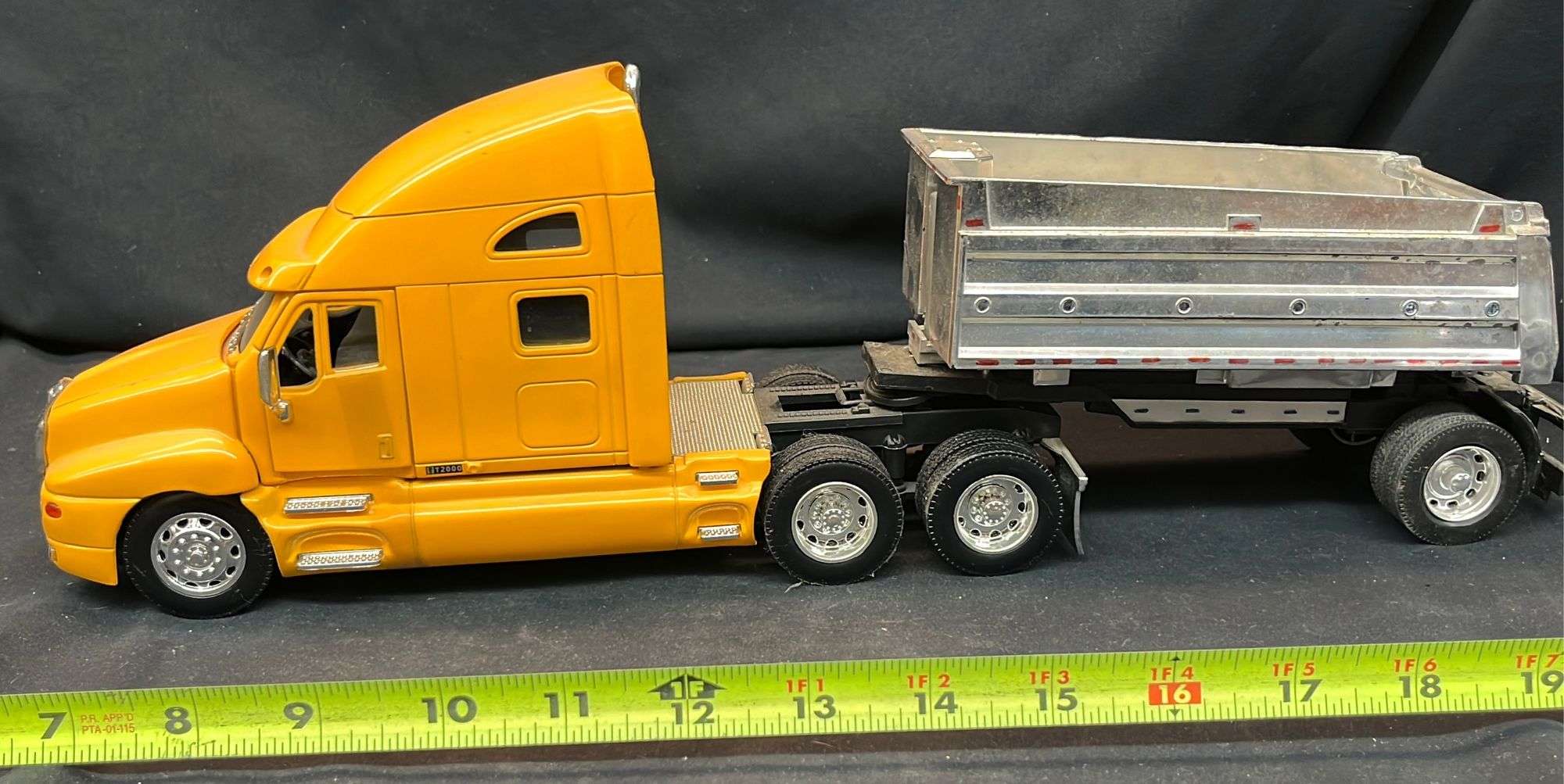Kenworth T2000 Semi Jada, New Ray single axle dump trailer, 1/50