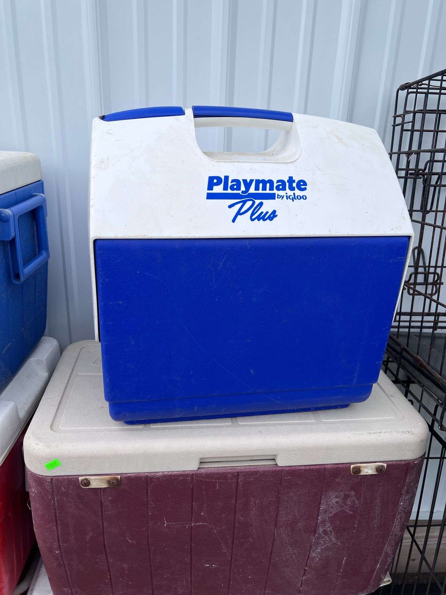 Coleman 23”x13”x14” Playmate plus igloo cooler - Metzger Property Services,  LLC