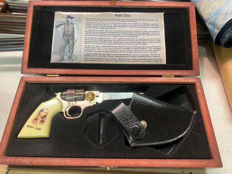 thumbnail image 2 of Vintage Winchester Padlock Key Lock Set – Western Wyatt Earp Collector Metal – GIFT 2 of 6