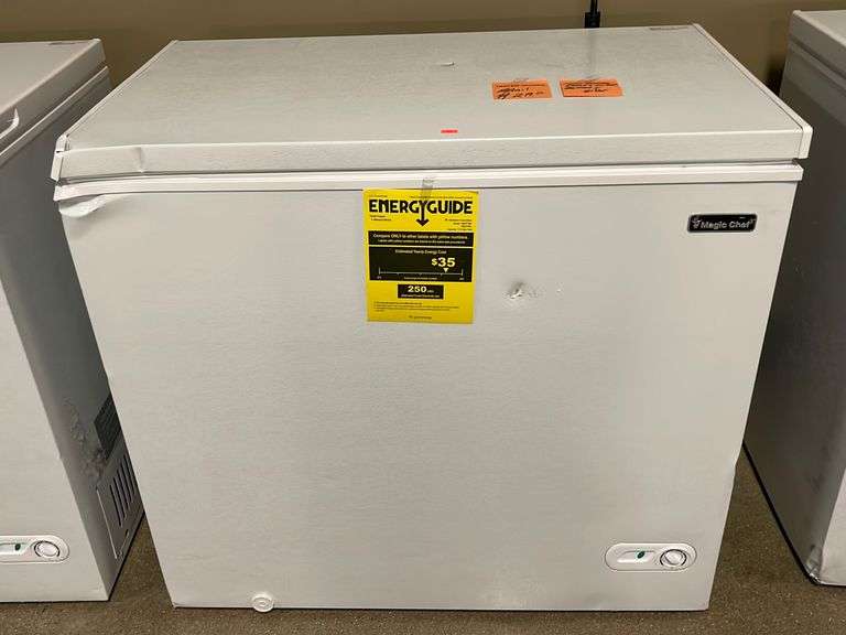 Magic Chef 7.0 cu. ft. Chest Freezer in White,Has dents on Top and