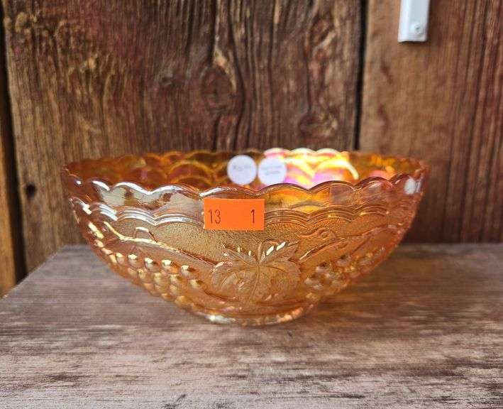Carnival Glass Bowl 7”