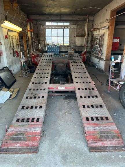 CHIEF E•Z Liner Electric Over Hydraulic Frame Rack, 3 Tower, 20 Foot ...