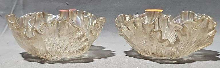 2 Glass Leaf Lamp Shade With Hole, 4"