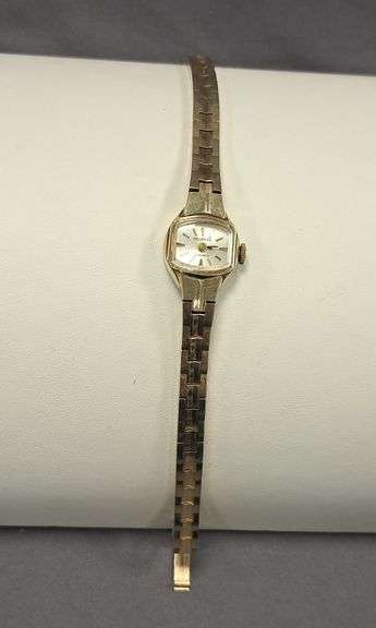 Helbros 17 Jewel Swiss gold tone women's watch