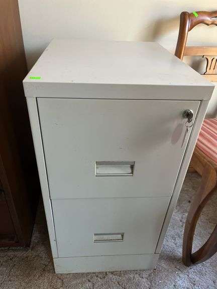 2 Drawer file cabinet 15"x25"x28"