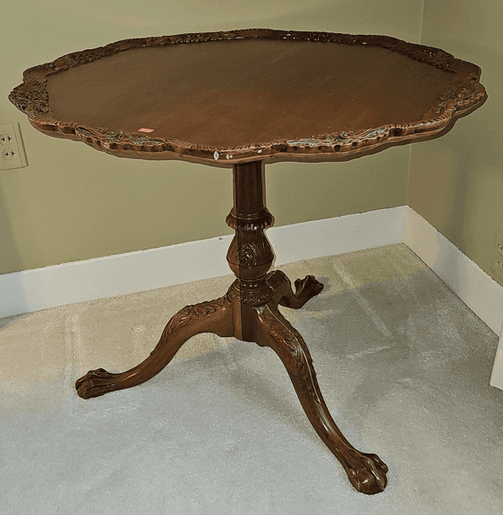 Orante Hardwood Pie Crust Parlor Table w/ claw feet 31x28.5”