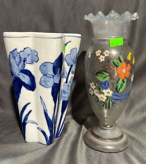 Porcelain Star Shaped Vase Tapered with Flowers 5”x8” & Ruffle Edge ...