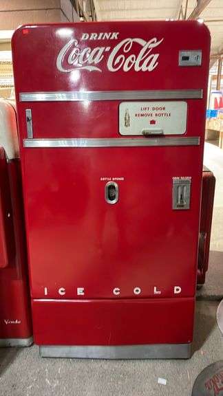 Drink Coca-Cola Vendo Ice Cold Vending machine 32”x18”x64”