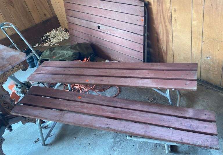 Wood picnic table, needs assembled 33” x 59”