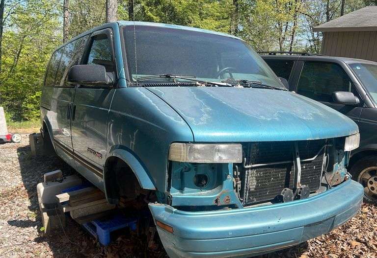 1995 Chevy Astro Van AWD • Serial #1GNEL19W3SB244556 • Mileage 251,637 • Has Keys - Condition Unknown • $25.00 Administrative Title Fee will be added to Winning Invoice (Has keys - contents in vehicle included)