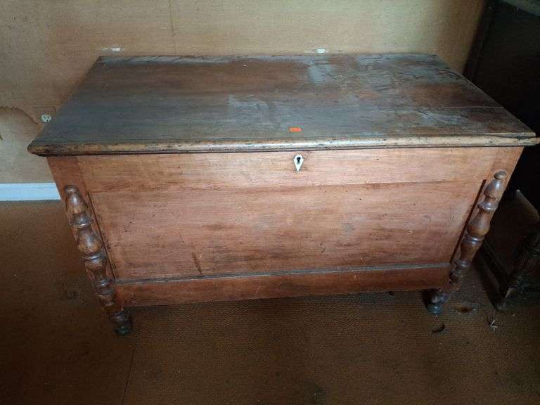 Wood Chest 38.5" x 19.5" x 23.5"